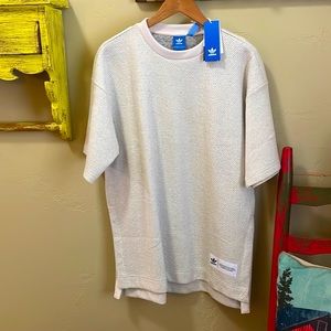 Men’s Adidas Mesh Bond  T shirt.  Size medium